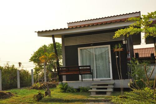 Hotel Chiang Rai Khuakrae Resort