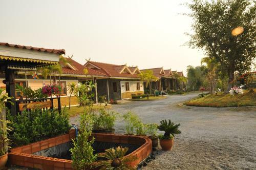 Hotel Chiang Rai Khuakrae Resort
