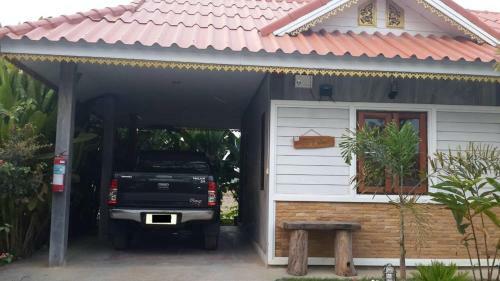 Hotel Chiang Rai Khuakrae Resort
