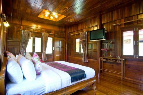 Hotel Bueng Bua Thong Resort