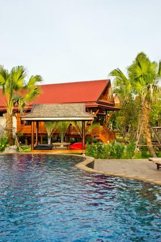 Hotel Bueng Bua Thong Resort