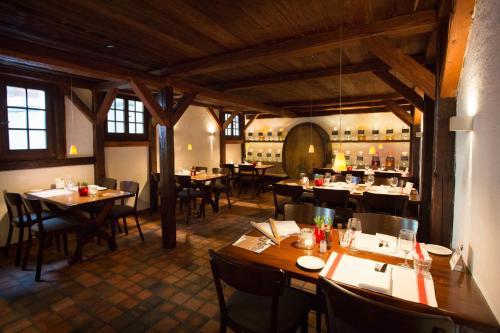 Posada Hotel Swiss Chalet