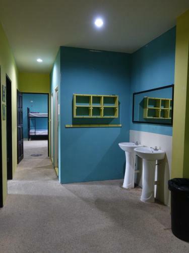 Hostal Davy Jones Locker Hotel