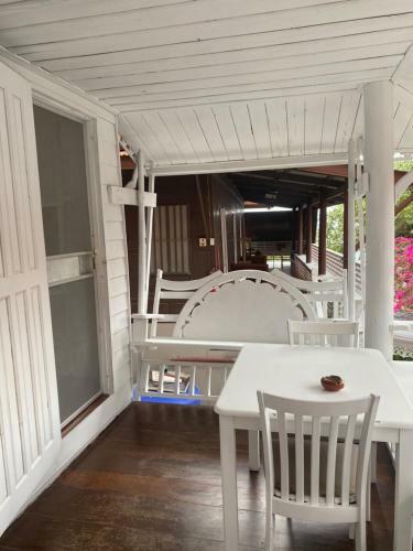 Hotel Banthaisangthain Resort