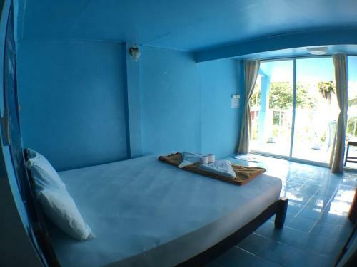 Hotel Naiharn On The Rock