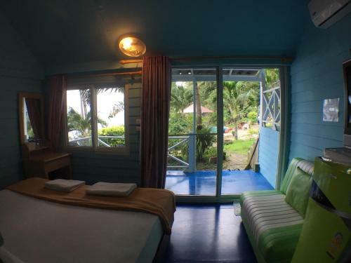 Hotel Naiharn On The Rock
