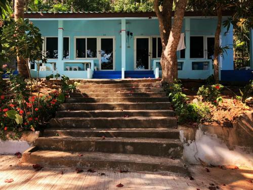 Hotel Naiharn On The Rock