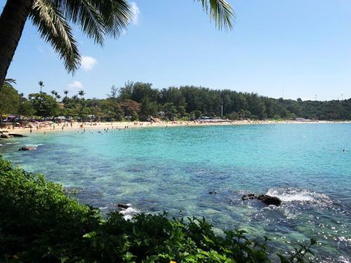 Hotel Naiharn On The Rock
