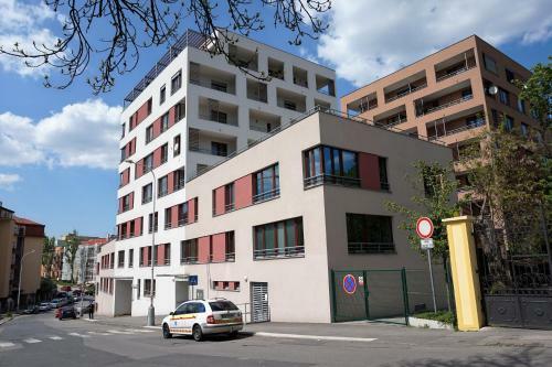 Leongargt Apartments