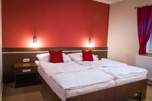 Hostal Penzion A Restaurace Na Net?eb?
