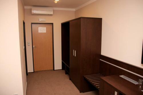 Hostal Penzion A Restaurace Na Net?eb?