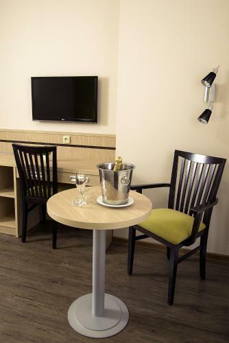 Hostal Penzion A Restaurace Na Net?eb?