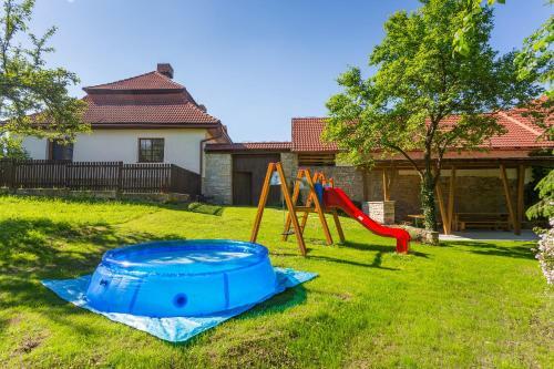 Hostal H�jenka Strakov
