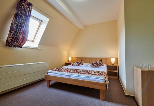 Hotel-restaurant Mezn� Louka