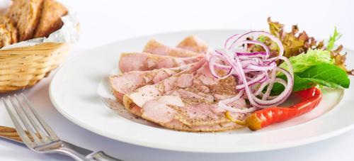 Hotel-restaurant Mezn� Louka