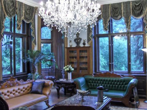 Hostal Romantic Chateau Krasna Lipa