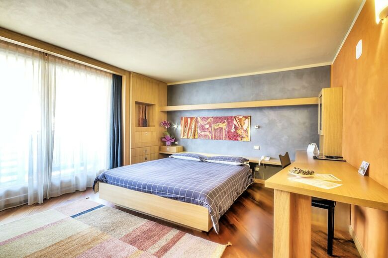 Meuble Hotel Ambrosini
