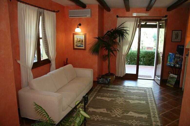 Aparthotel Borgo Degli Ulivi
