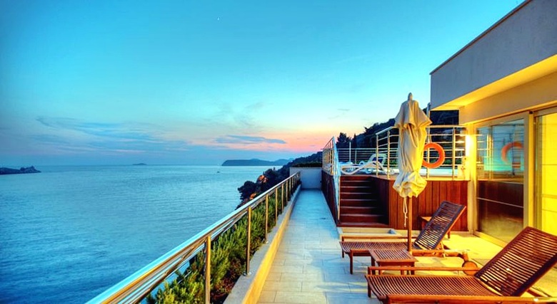 Hotel More