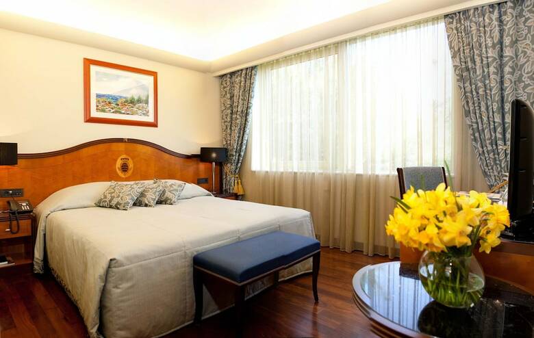 Hotel More
