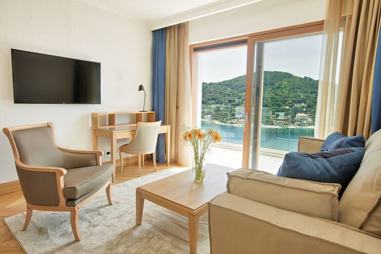 Hotel More