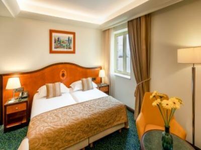 Hotel More