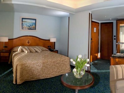 Hotel More