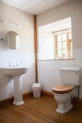 Larkrise Cottage Bed And Breakfast