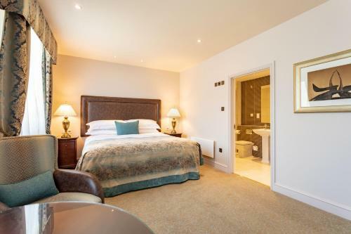 Macdonald Swan's Nest Hotel