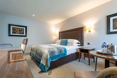 Macdonald Swan's Nest Hotel