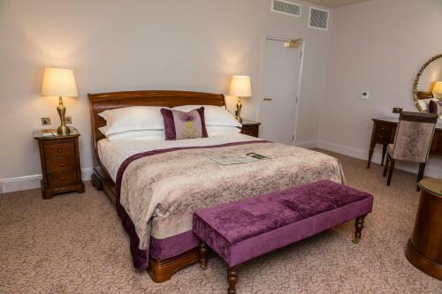 Macdonald Swan's Nest Hotel