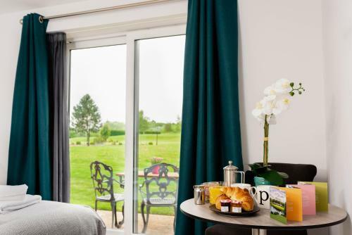 Ingon Manor Hotel Golf & Country Club