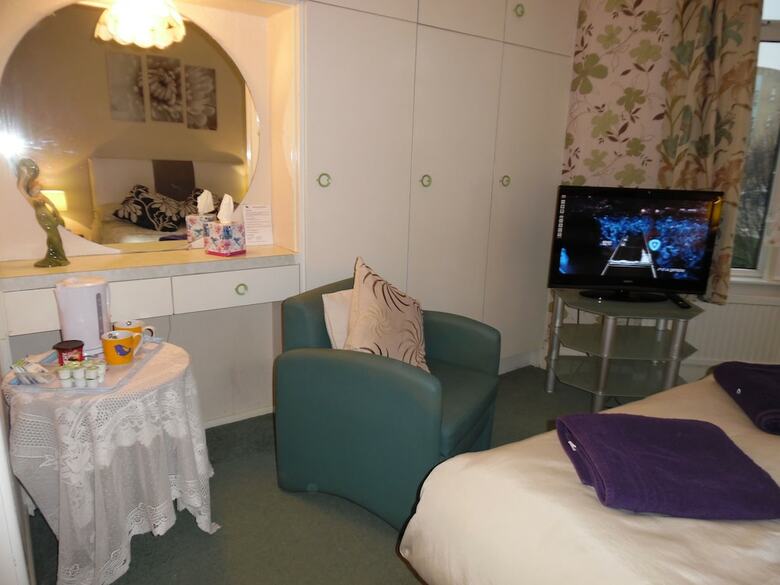 Bed & Breakfast Kirk Lea Guest House