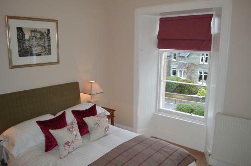 Hostal Balnearn House