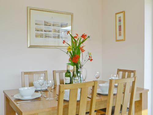 Rowanlea Cottage