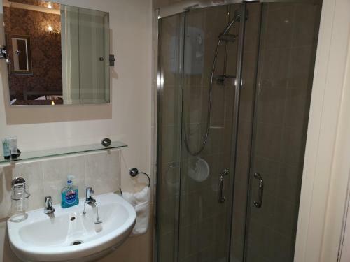 Bed & Breakfast Hay Lodge