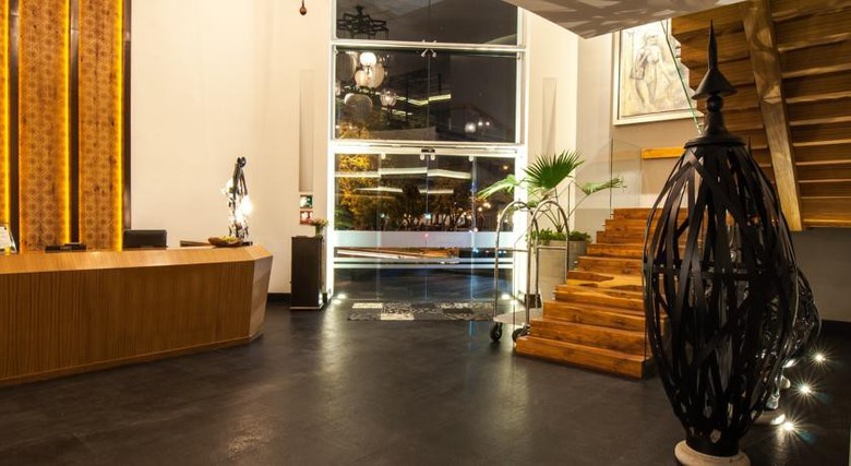 Square Small Luxury Hotel