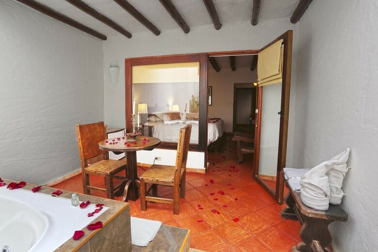 Hotel Mes�n De Los Virreyes