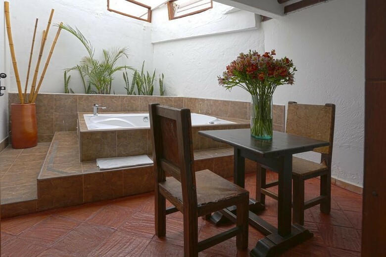 Hotel Mes�n De Los Virreyes