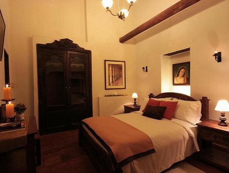 Hotel Mes�n De Los Virreyes