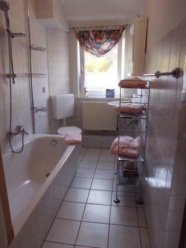 Apartamento Ferienwohnung "am Wiedatal"