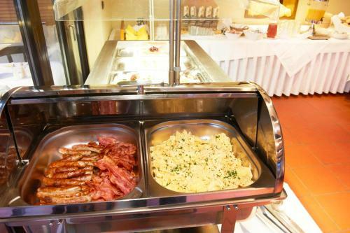 Hostal Hotel Restaurant Zur Linde