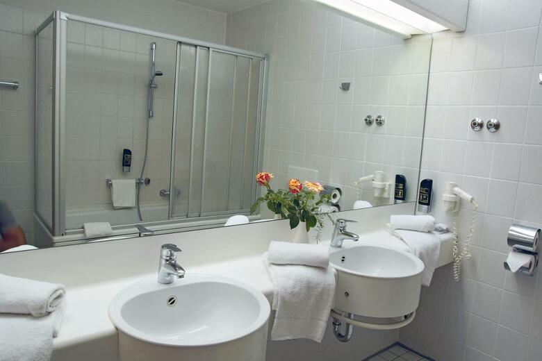 Avalon Hotelpark K�nigshof