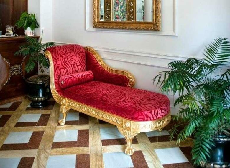 Hotel Adriano