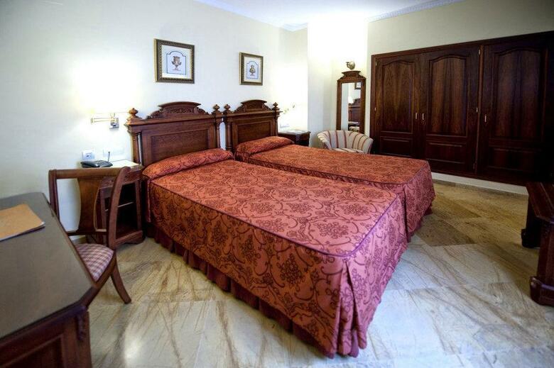 Hotel Adriano