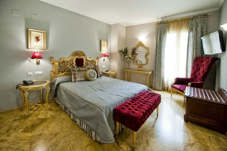 Hotel Adriano