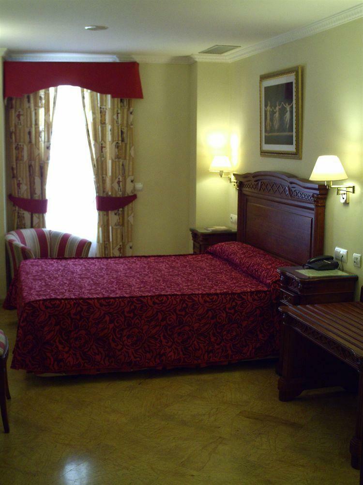 Hotel Adriano