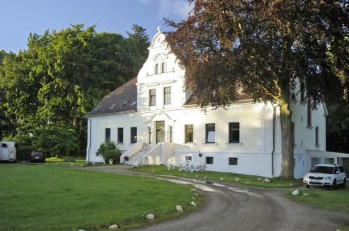 Hostal Hotel Pension Gutshaus Neu Wendorf