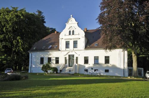 Hostal Hotel Pension Gutshaus Neu Wendorf