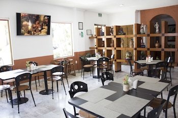 Hotel Suites Campestre